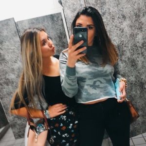 Meet your Posher, Charlize